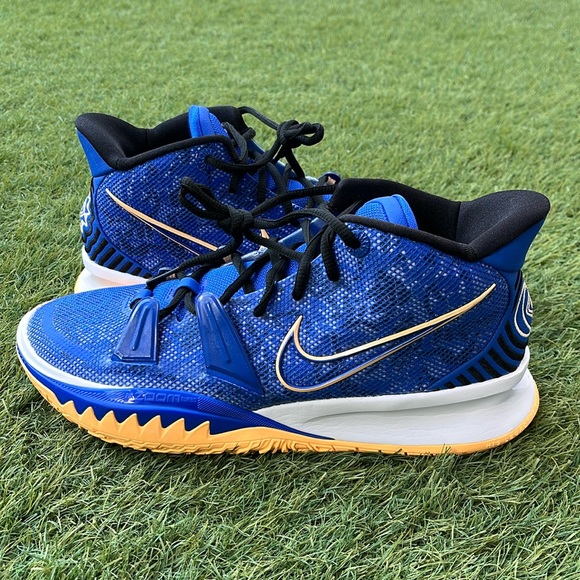 Nike Kyrie 7